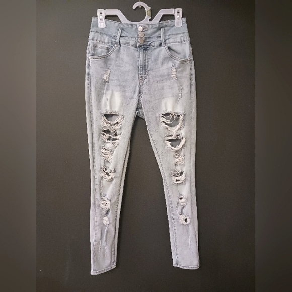 REFUGE DENIM SIZE 9 PUSH-UP WOMEN'S RIPPED JEANS💙 - Picture 1 of 3